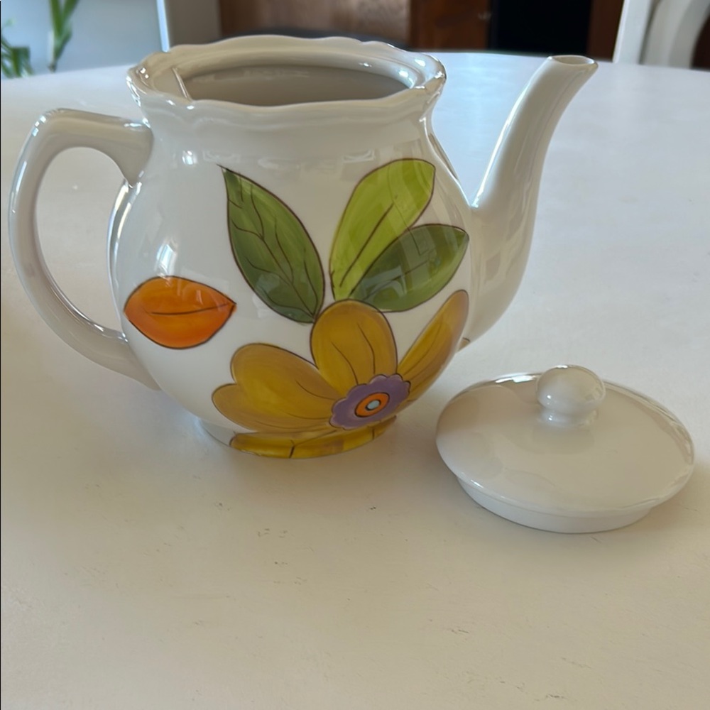 Floral Ceramic Teapot - Red and Blue - Picture 6 of 7